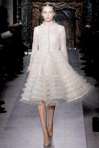 Look 19